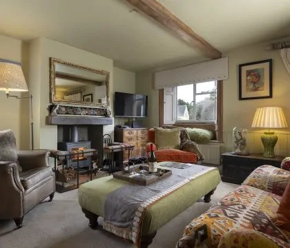 Whistlers Corner Sitting Room - StayCotswold