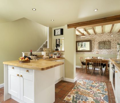 Whistlers Corner Kitchen - StayCotswold