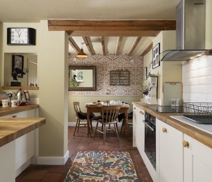 Whistlers Corner Kitchen - StayCotswold