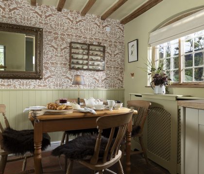 Whistlers Corner Kitchen - StayCotswold