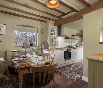 Whistlers Corner Kitchen - StayCotswold