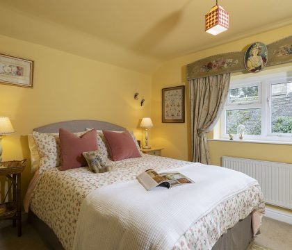 Whistlers Corner Master Bedroom - StayCotswold