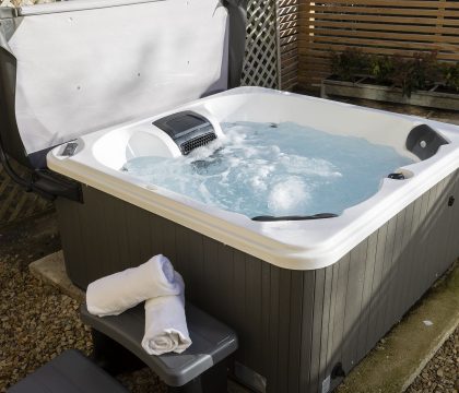 The Old Forge Hot Tub - StayCotswold