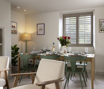 The Fleece House Dining Area - StayCotswold