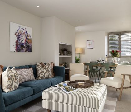 The Fleece House Dining Area - StayCotswold