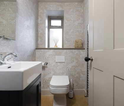 The Fleece House Cloakroom - StayCotswold
