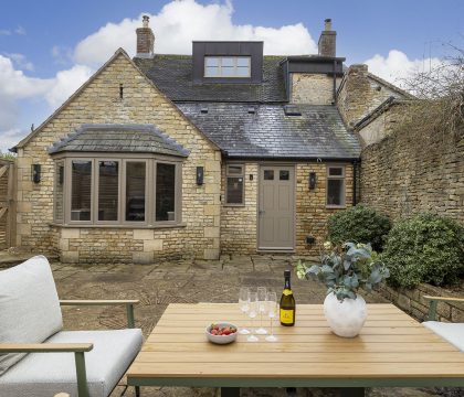 The Fleece House Outside - StayCotswold
