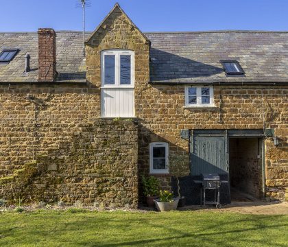 The Granary at Oriel Farm Garden - StayCotswold
