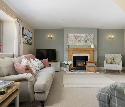 The Loft Sitting Room - StayCotswold