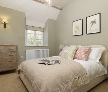 Primrose Cottage, Barnsley Bedroom 3 - StayCotswold