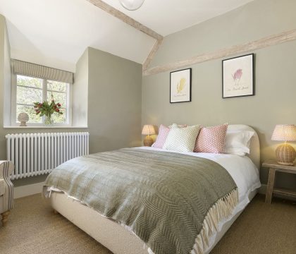 Primrose Cottage, Barnsley Bedroom 2 - StayCotswold