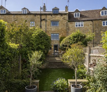 Knoll Cottage Garden - StayCotswold
