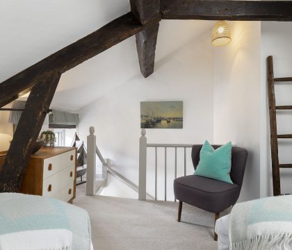Knoll Cottage Bedroom 2 - StayCotswold