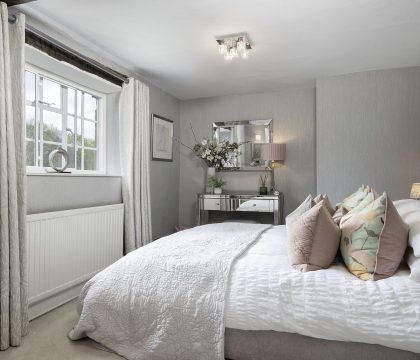 Knoll Cottage Primary Bedroom - StayCotswold