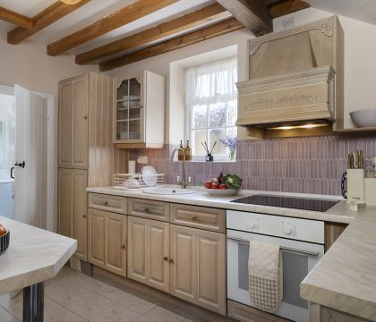 Orchard Cottage Kitchen - StayCotswold