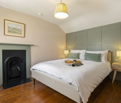 Orchard Cottage Primary Bedroom - StayCotswold