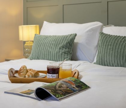 Orchard Cottage Primary Bedroom - StayCotswold