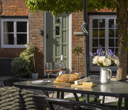Orchard Cottage Outside - StayCotswold