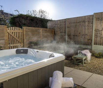 The Old Forge Hot Tub - StayCotswold