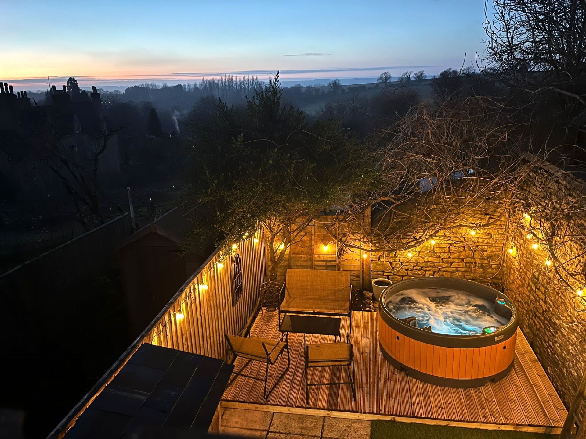 The Snug 2 Bed Dog Friendly Holiday Cottage With Hot Tub