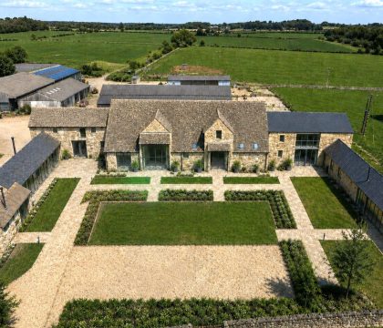 Poulton Fields Farm Barns - StayCotswold 