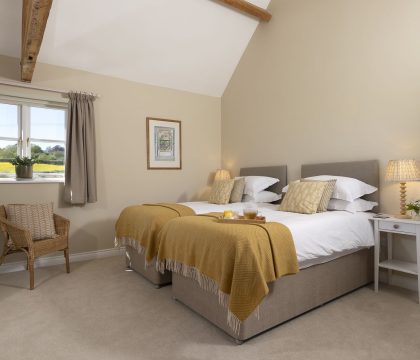 Middle Farm Bedroom 5 - StayCotswold