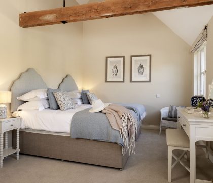 Middle Farm Bedroom 4 - StayCotswold