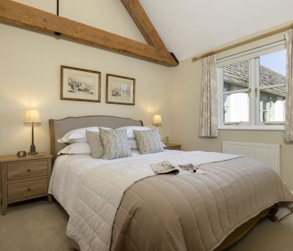 Middle Farm Bedroom 3 - StayCotswold