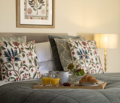 Middle Farm Master Bedroom - StayCotswold