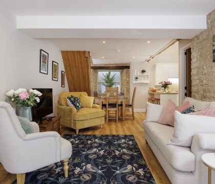 The Staircase Living Room - StayCotswold