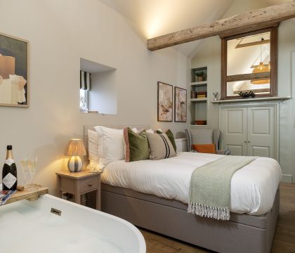 Thimble Cottage - Master Bedroom