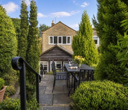 Royal Oak Cottage Garden - StayCotswold