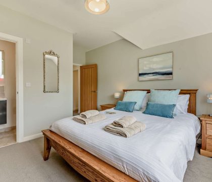 Little Lulham Bedroom 2 - StayCotswold