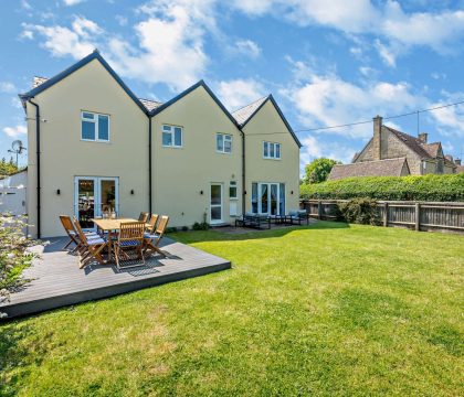 Little Lulham Garden - StayCotswold