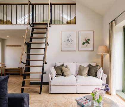 The Old Workshop Sitting Area - StayCotswold