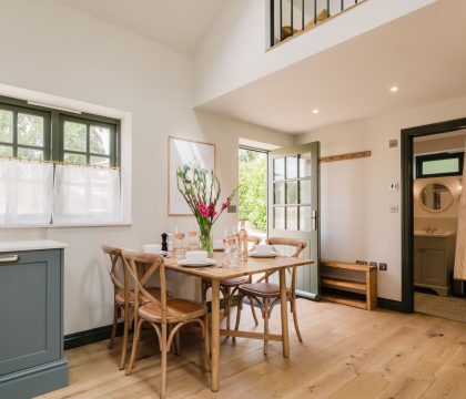 The Old Workshop Dining Area - StayCotswold