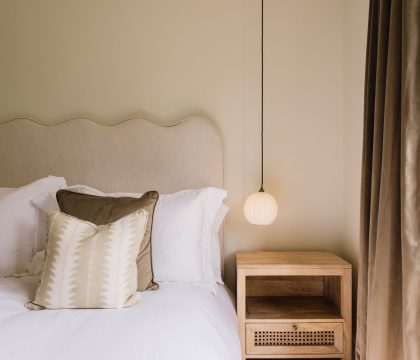 The Old Workshop Bedroom - StayCotswold