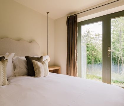 The Old Workshop Bedroom - StayCotswold
