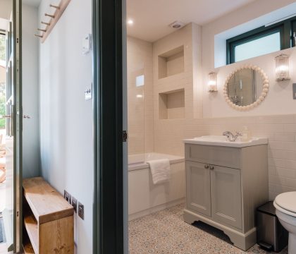 The Old Workshop Bathroom - StayCotswold
