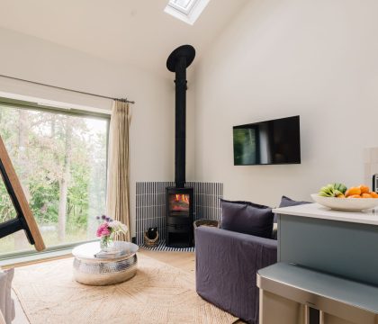 The Old Workshop Sitting Area - StayCotswold