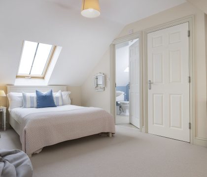 Harvey's Corner Cottage Bedroom 3 - StayCotswold