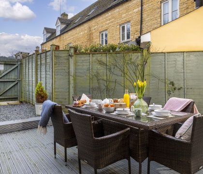 Appledore Cottage Outside - StayCotswold