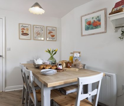 Appledore Cottage Kitchen/Diner - StayCotswold