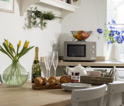 Appledore Cottage Kitchen/Diner - StayCotswold