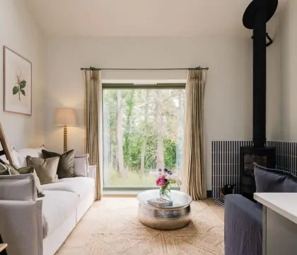The Old Workshop Sitting Area - StayCotswold