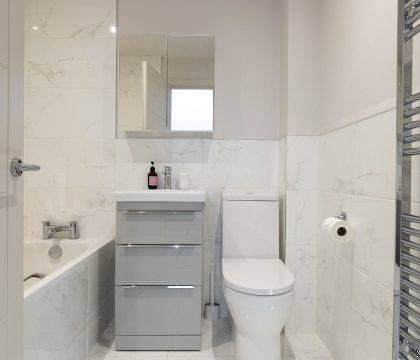 The Copper Family Bathroom- StayCotswold
