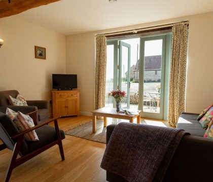 Will's Cottage Siting Room - StayCotswold