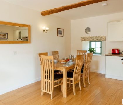 Will's Cottage Dining Area - StayCotswold