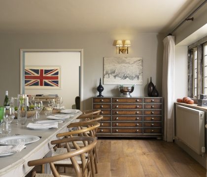 Keepers Lodge Dining Room - StayCotswold