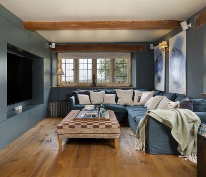 Keepers Lodge Cinema Room - StayCotswold